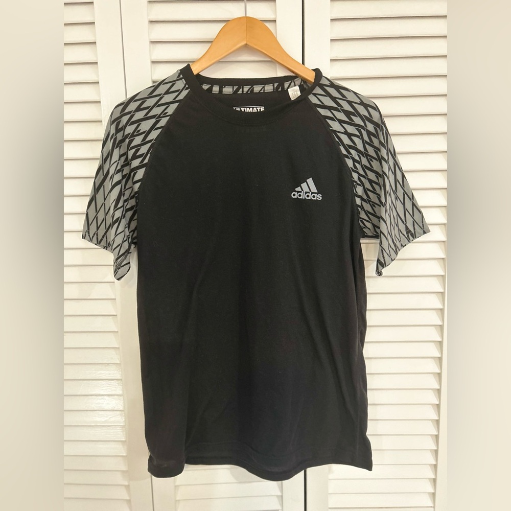 Adidas men’s Ultimate Tee medium
